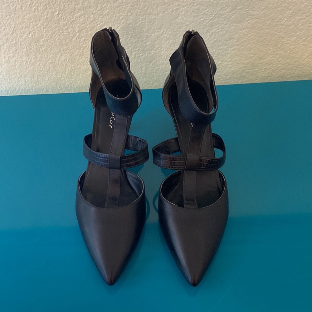 Like NEW Kenneth Cole strappy black leather heels size 10